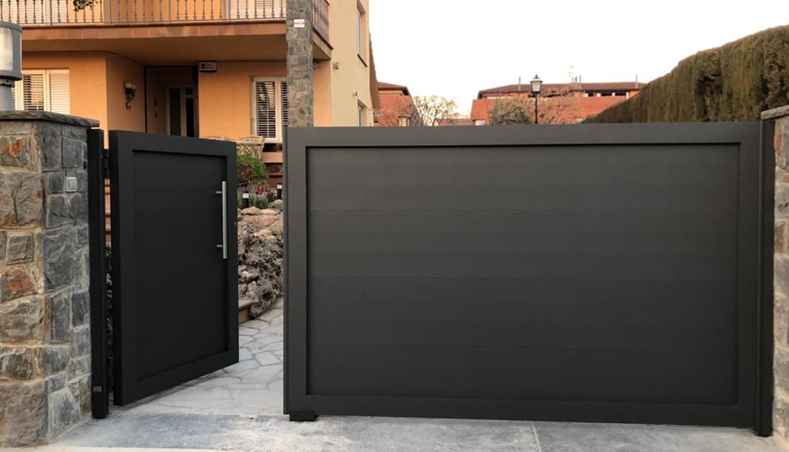 Aluminum Fence Accessories: Gates, Caps, and Finials