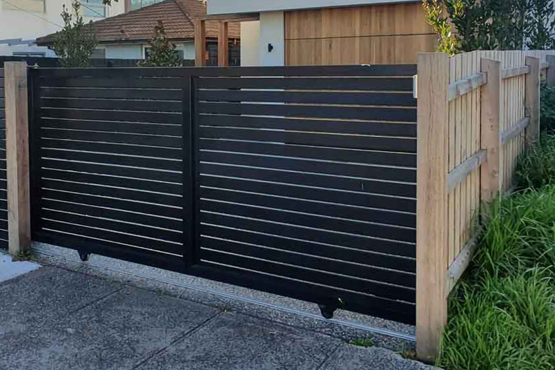 Aluminum Privacy Fences in Extreme Weather Durability Testing