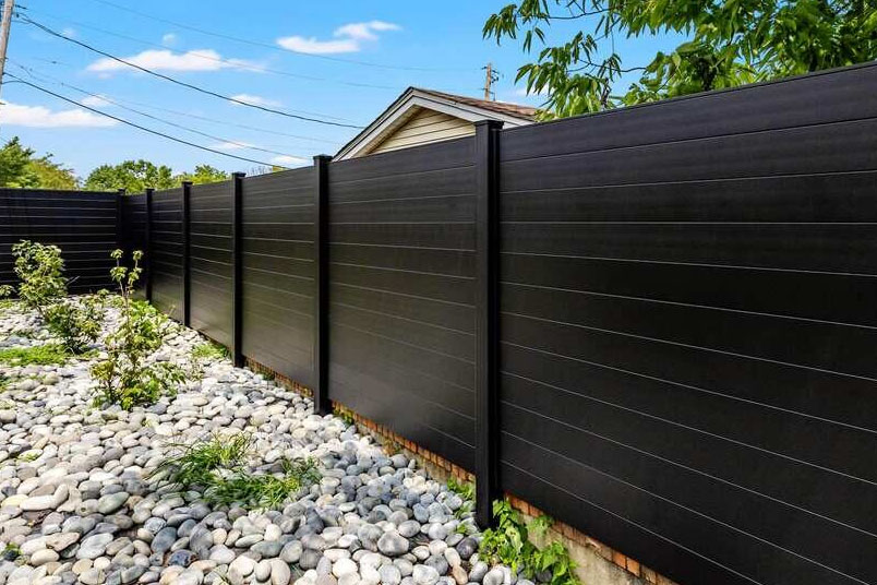 Low-Maintenance Fencing: The Yandi Aluminum Advantage