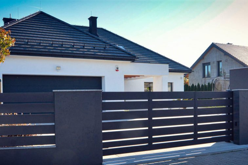 How Yandi Aluminum Fencing Enhances Curb Appeal